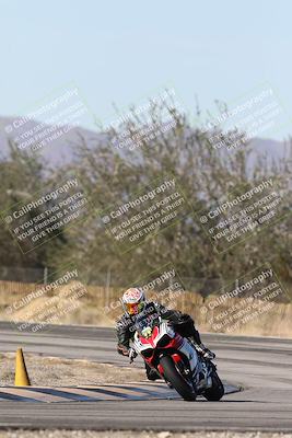 media/Dec-01-2025-Moto Forza (Mon) [[2daa91e15f]]/3-Beginner Group/Session 3 (Turn 3)/